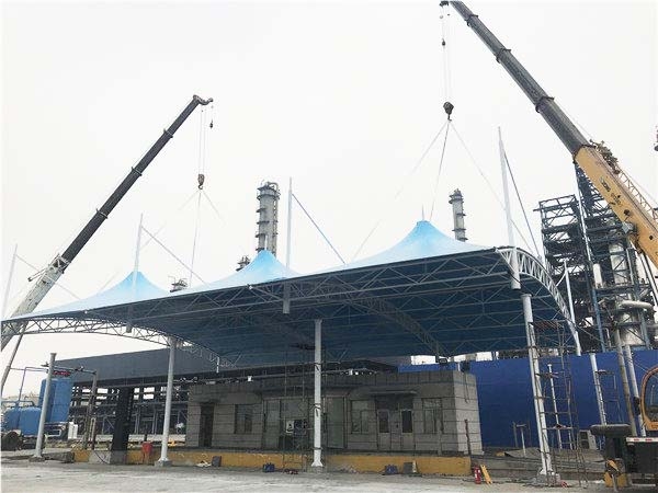 京博石化天藍(lán)色膜結(jié)構(gòu)地磅棚1